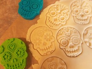 Cookie cutters shaped like skulls! Perfect for El Dia De Los Muertos